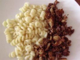 Andouillettes à la moutrade et au vin blanc