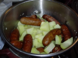Saucisses aux pommes de terre et vin blanc