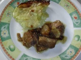 Sauté de porc aux pommes et aux pruneaux