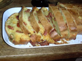 Cake au chorizo et parmesan